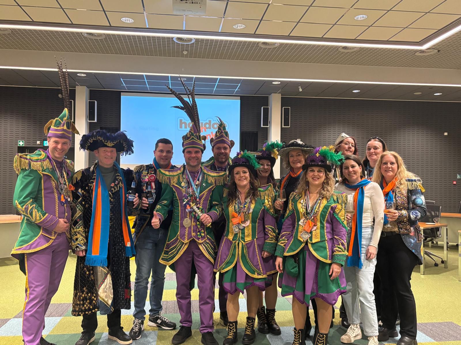 Foto: Veldhovense VVD blikt vooruit tijdens carnavaleske raad: “Toekomstbestendig Rommelgat kan wél”