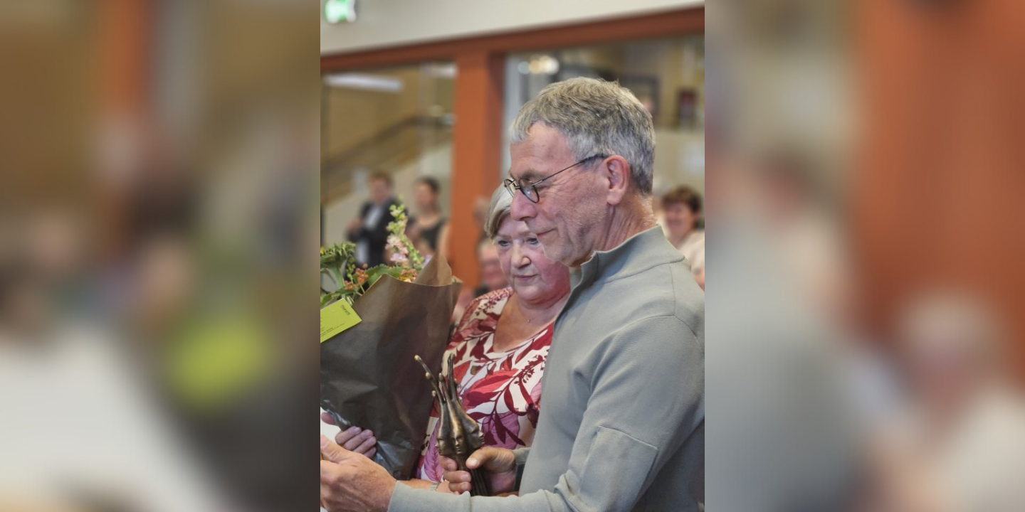 Foto: Laatste Blaalse zuil voor oud-wethouder Wim van der Linden