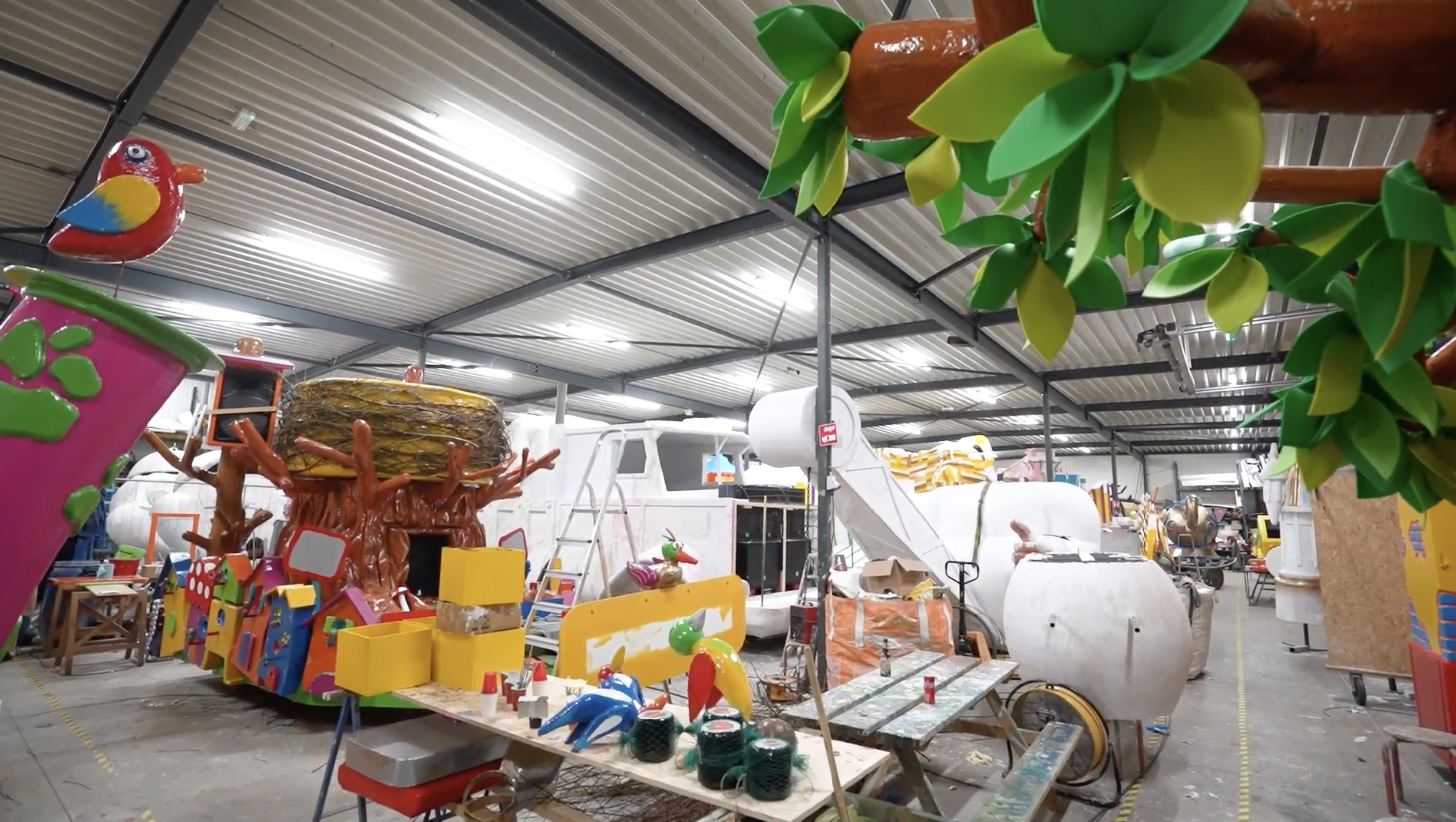 Foto: Cranendonckse carnavalsvierders zetten puntjes op i