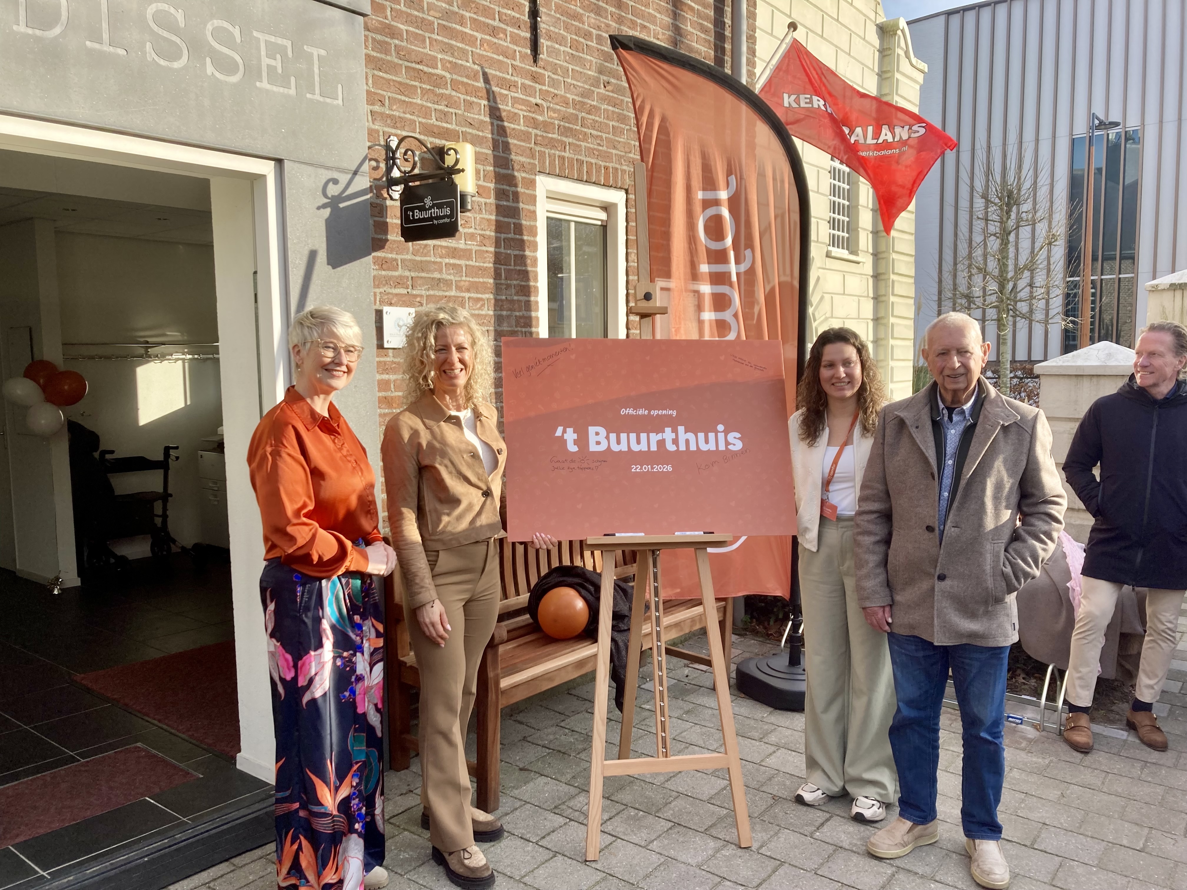 Foto: Nieuwe locatie Bladelse ontmoetingsplek 't Buurthuis feestelijk geopend