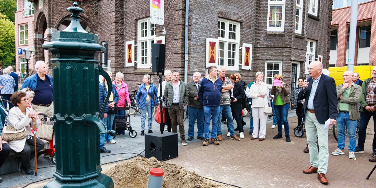 Foto: Valkenswaard verbindt heden en toekomst met waterpomp en tijdcapsule