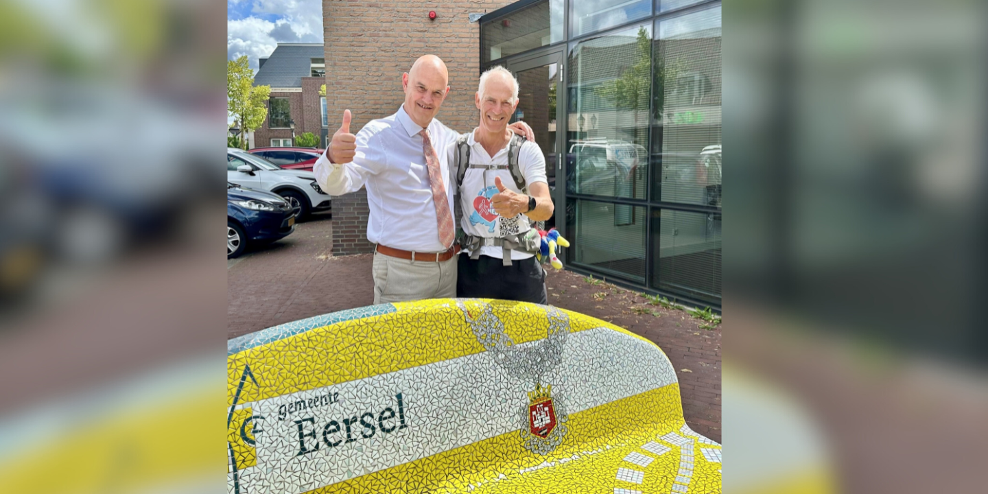 Foto: Frank Boerebach wandelt door alle Nederlandse gemeentes, stopt vandaag in Eersel