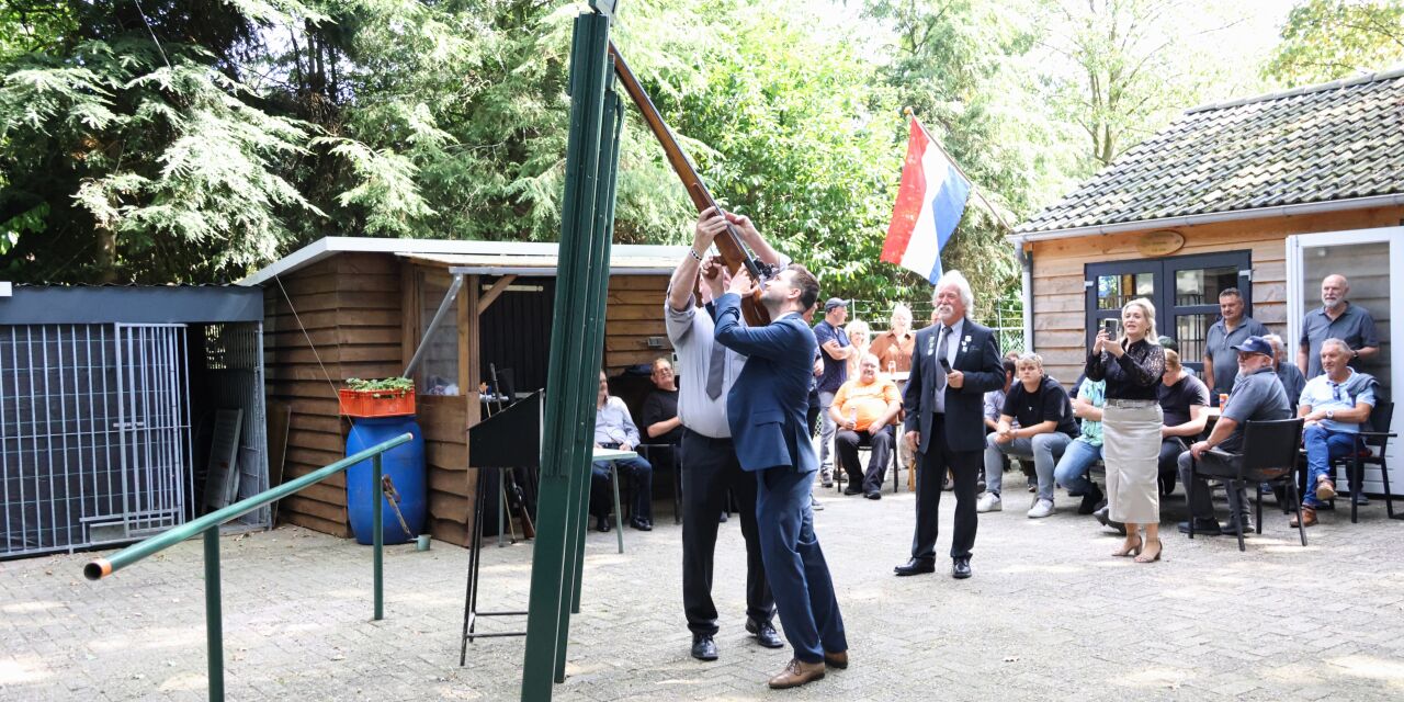 Foto: Feestelijke heropening clubgebouw de “Auw Schut” in Leende