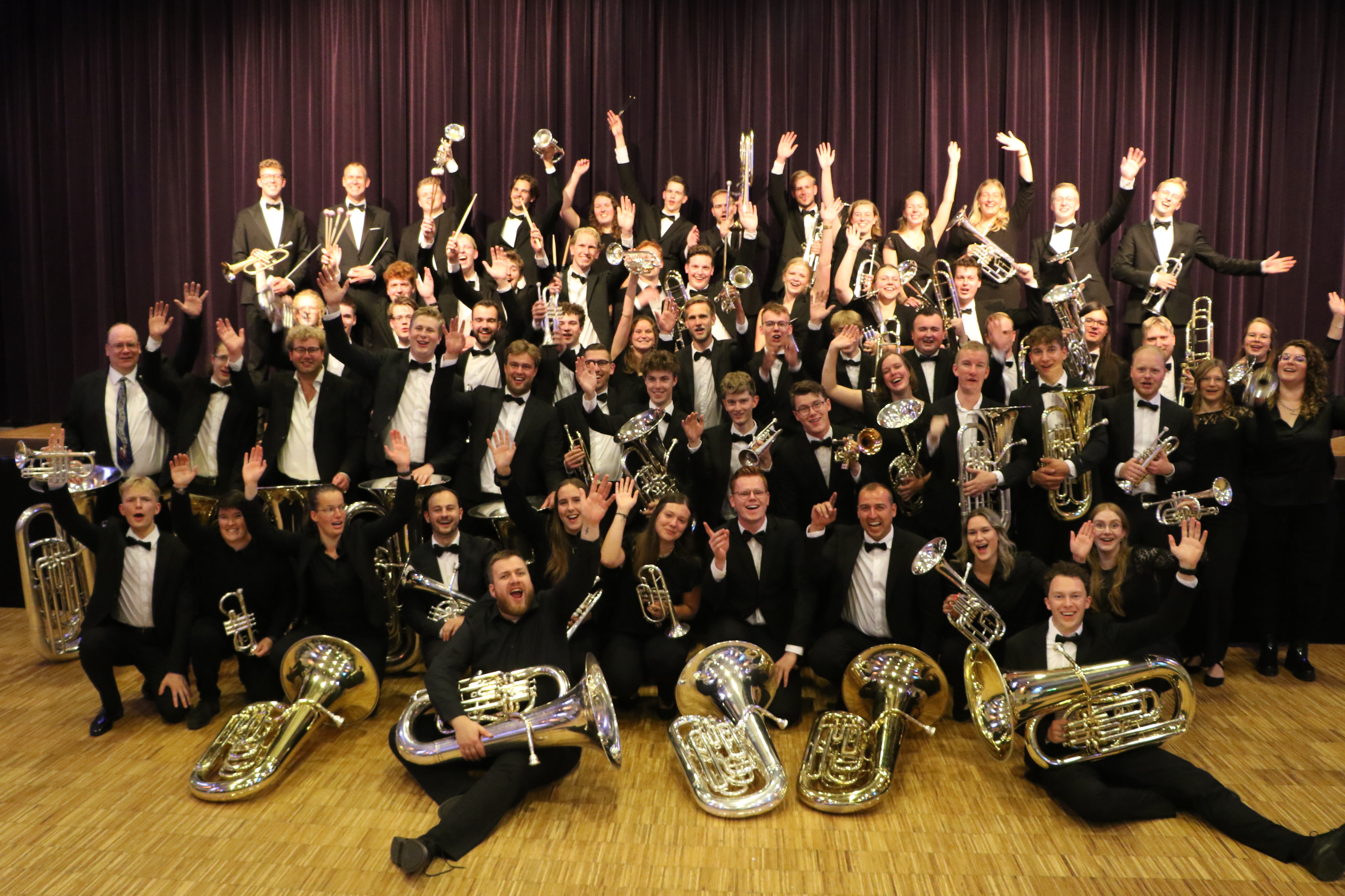 Foto: Jeugd Brass Band ontvangt 1.500 euro voor muzikale projectweek in Knegsel