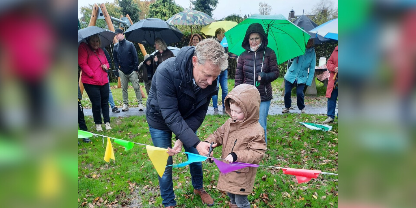 Foto: Nieuwe speelplek Westerhoven geopend, tot stand gekomen door samenwerking gemeente en inwoners