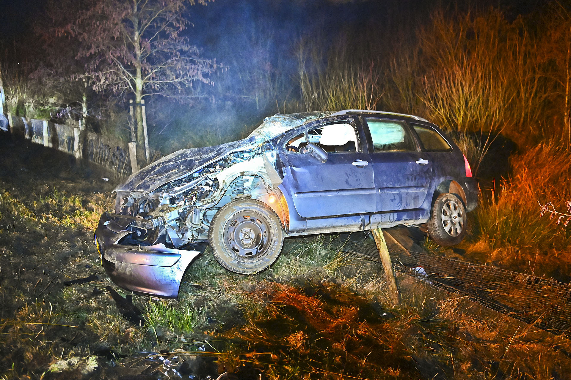 Foto: Twee gewonden bij ongeluk op de West parallel bij Riethoven