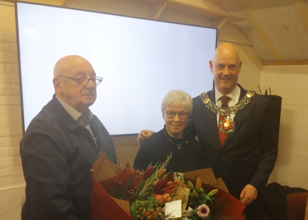 Foto: Gemeentelijke onderscheiding voor Frans en Tineke Theunis