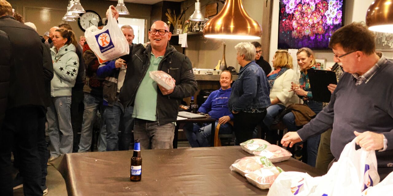 Foto: Recordopkomst bij jaarlijks Varkensschieten Gilde St. Jan Baptista