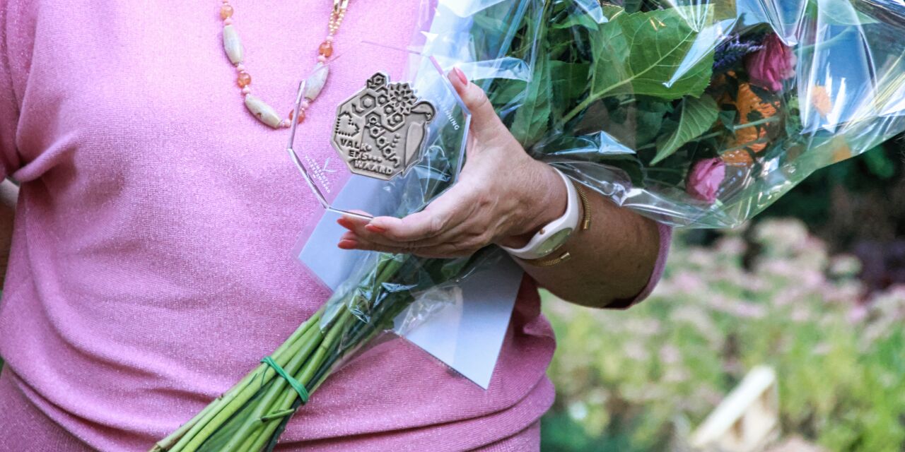 Foto: Gemeentelijke vrijwilligerspenning voor vrijwilligers van VVV Valkenswaard