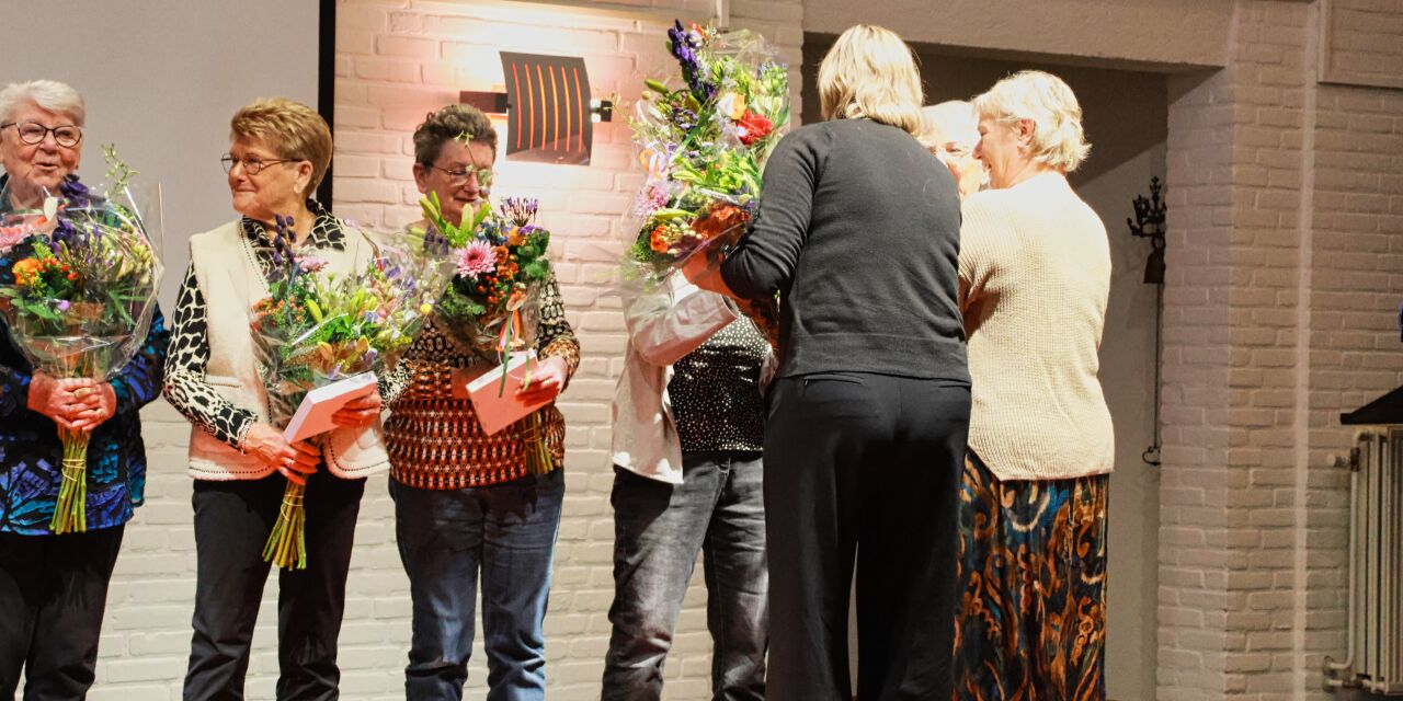 Foto: Gemeentelijke vrijwilligerspenningen voor vrijwilligers Stichting Valkenhof