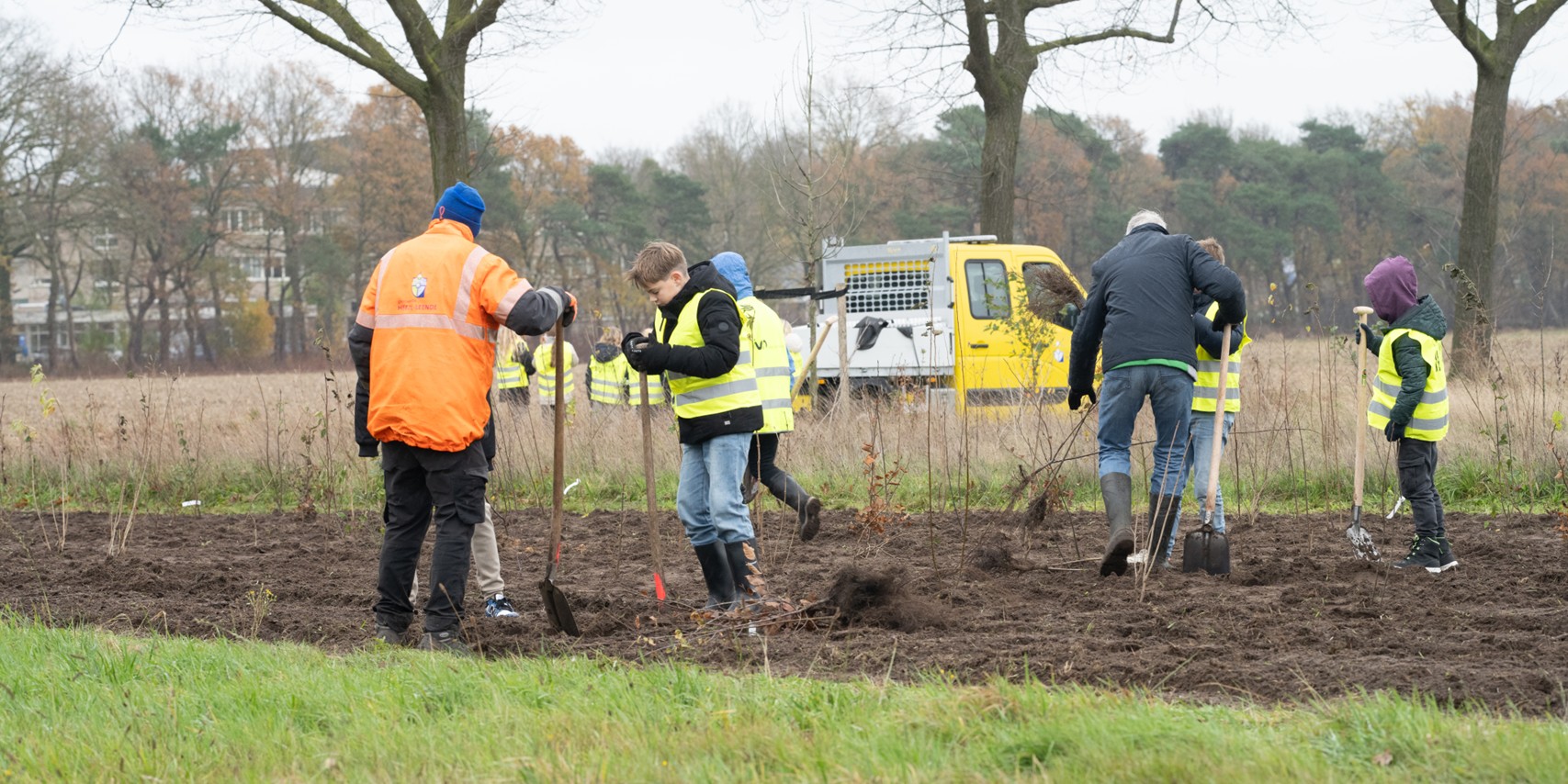 Foto: 52e Boomplantdag op De Poortmannen in Heeze-Leende