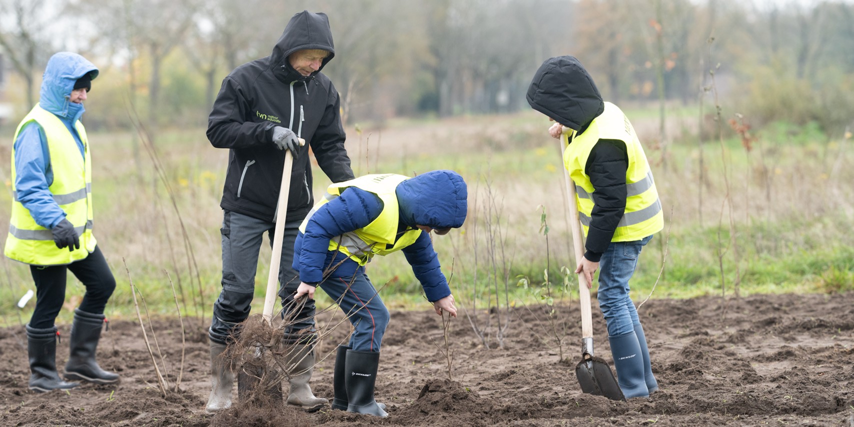 Foto: 52e Boomplantdag op De Poortmannen in Heeze-Leende
