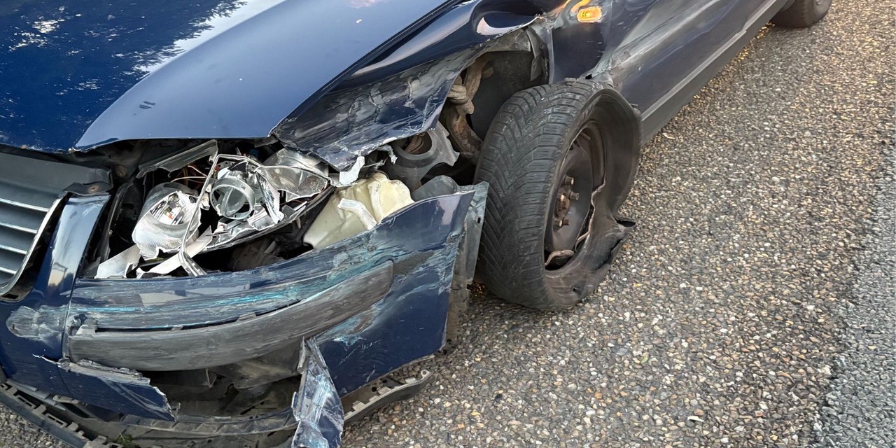 Foto: Eenzijdig ongeval op A2 bij Leende: vangrail beschadigd