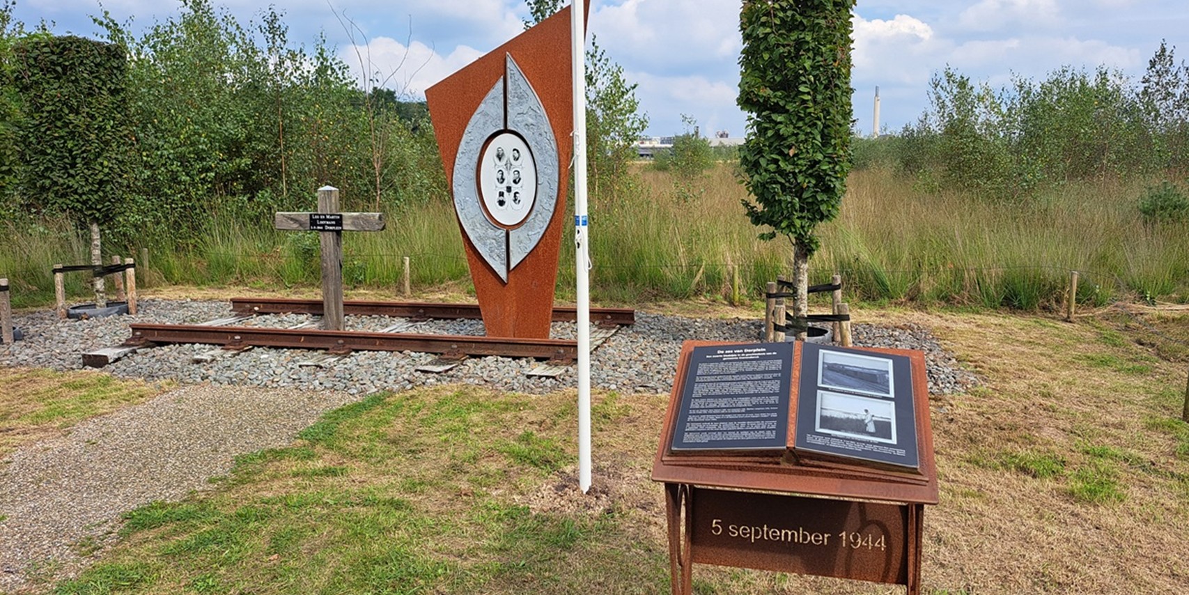 Foto: De Zes van Dorplein worden herdacht in Budel-Dorplein
