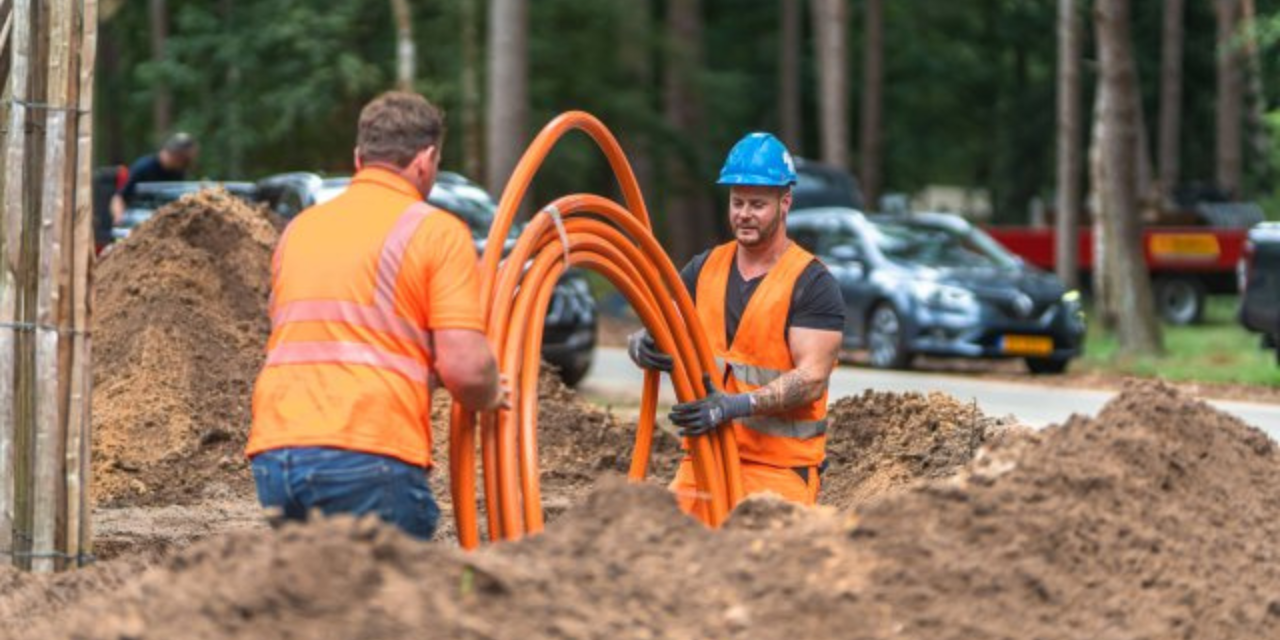 Foto: Exenis Netbeheer legt nieuwe stroomkabels aan tussen Valkenswaard en Waalre