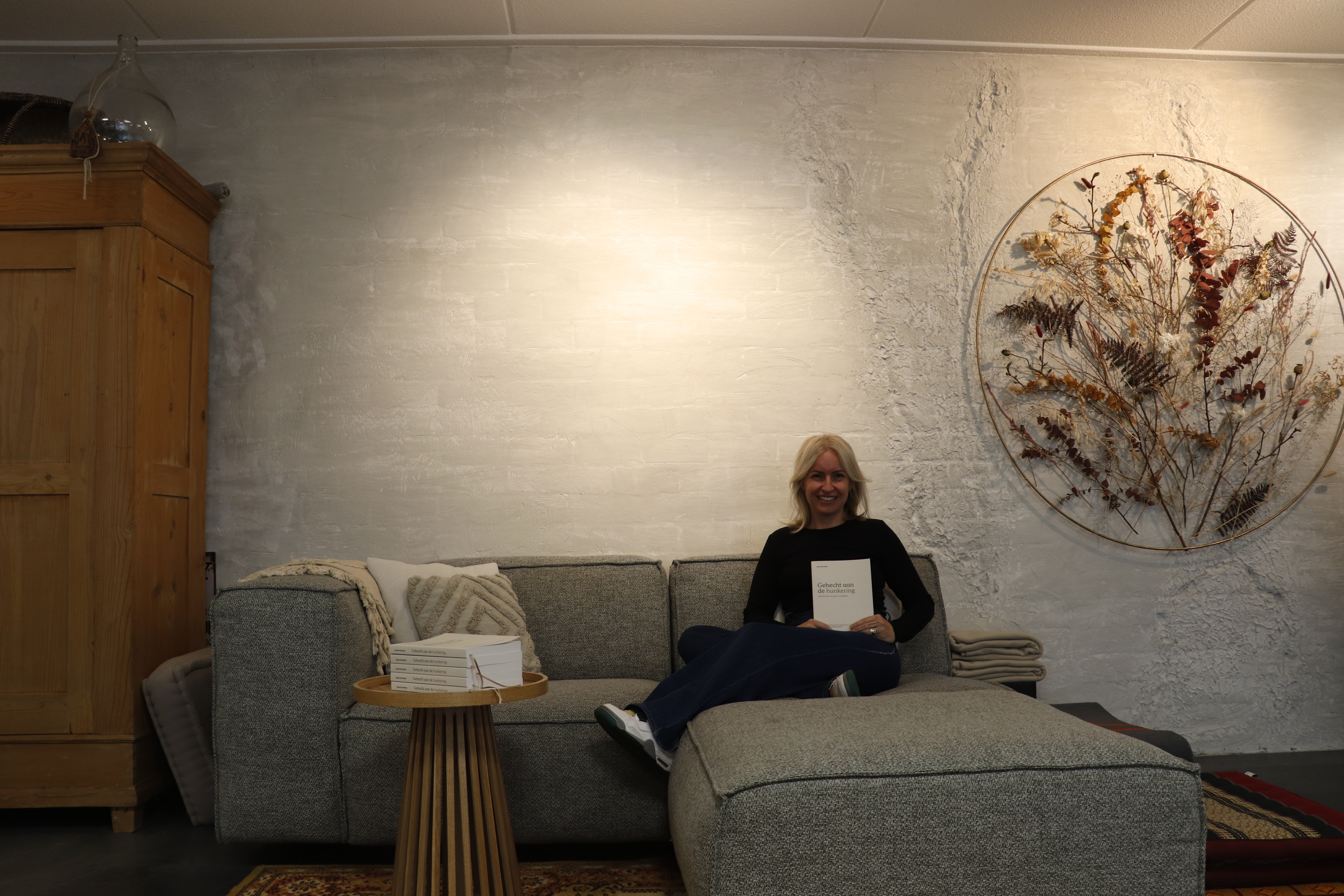 Foto: Sanne Doré-Blom geeft interactieve lezing na verschijning boek ‘Gehecht aan de Hunkering’