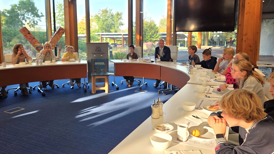 Foto bij Burgemeester ontbijt met kinderen