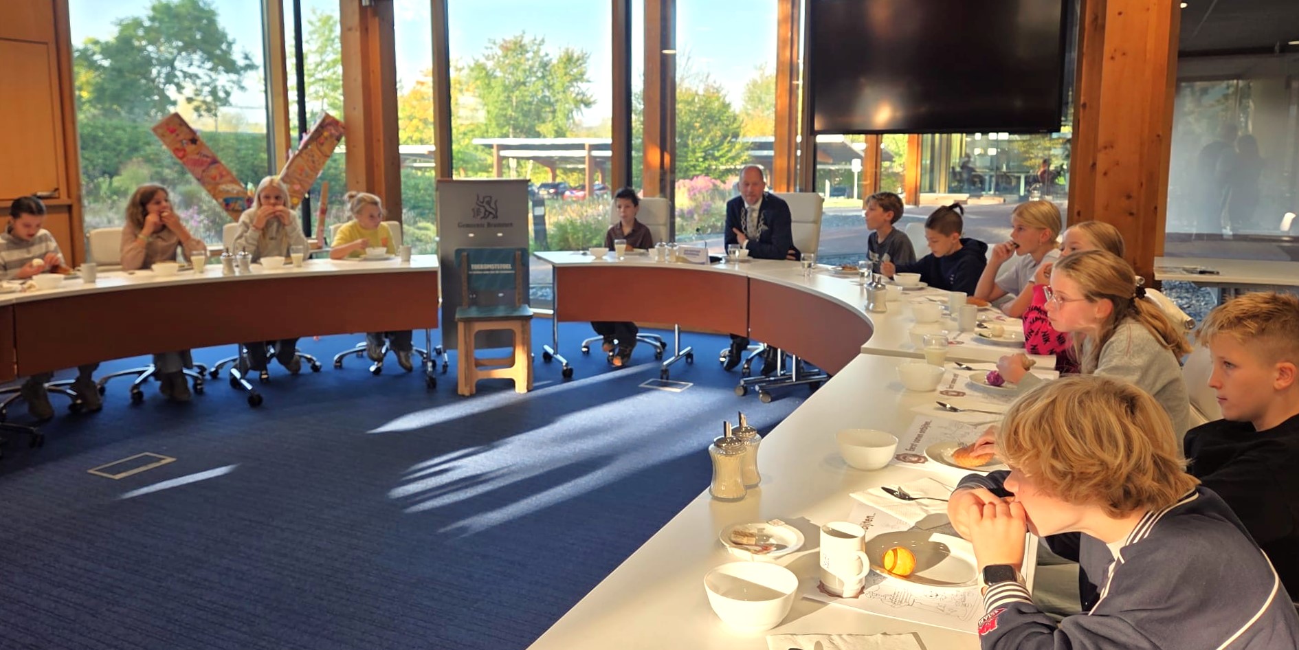 Foto bij Burgemeester ontbijt met kinderen