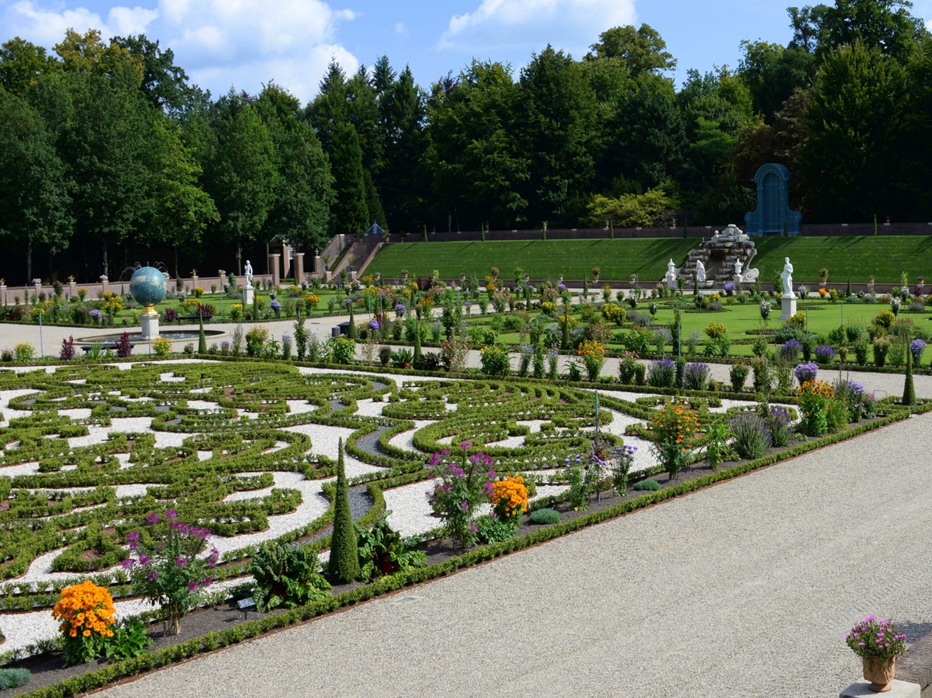 Foto: Symboliek van planten en bloemen van Paleis het Loo