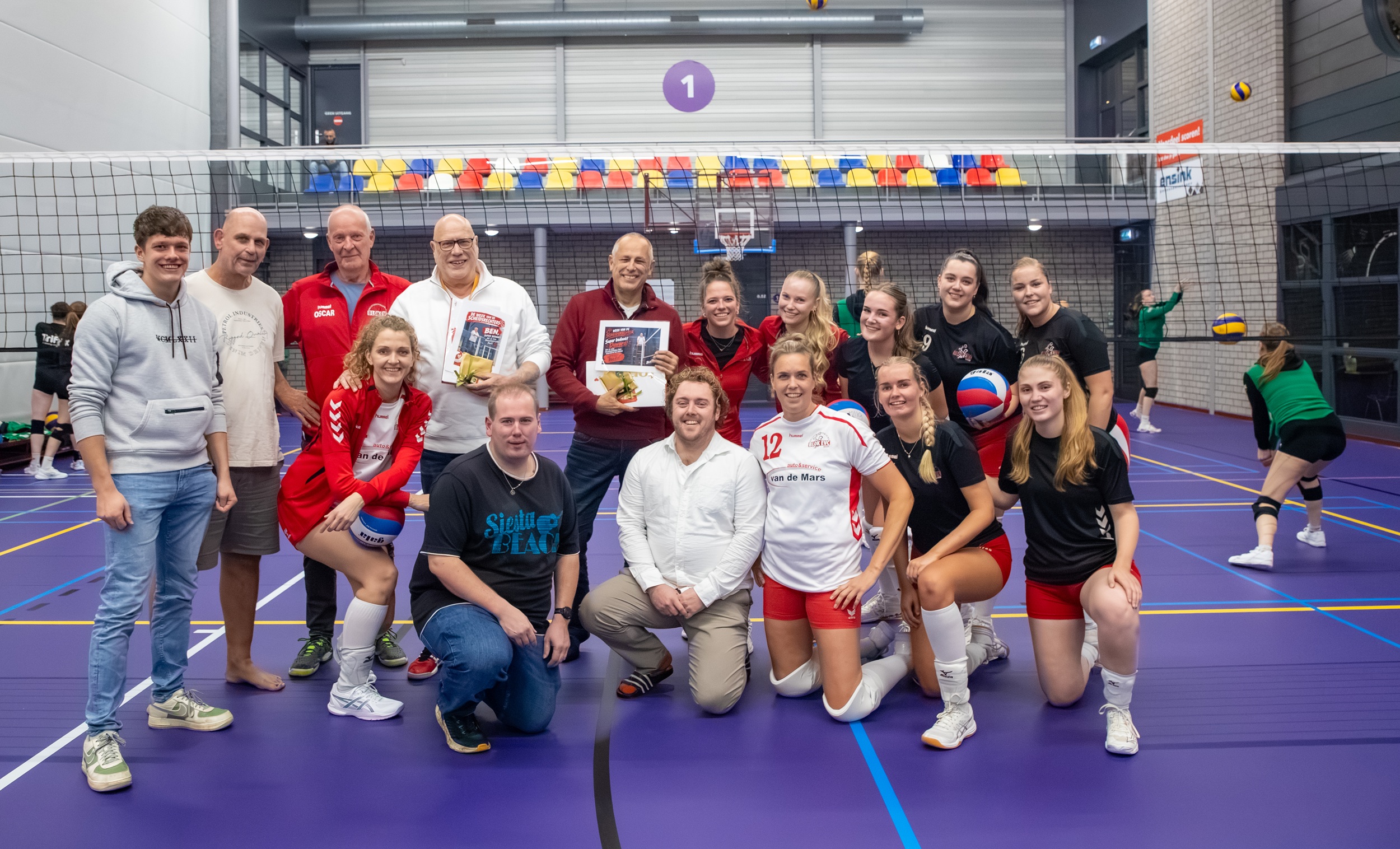 Foto: Blok EVC Dames 1 trekt aan het kortste eind tegen Hevo