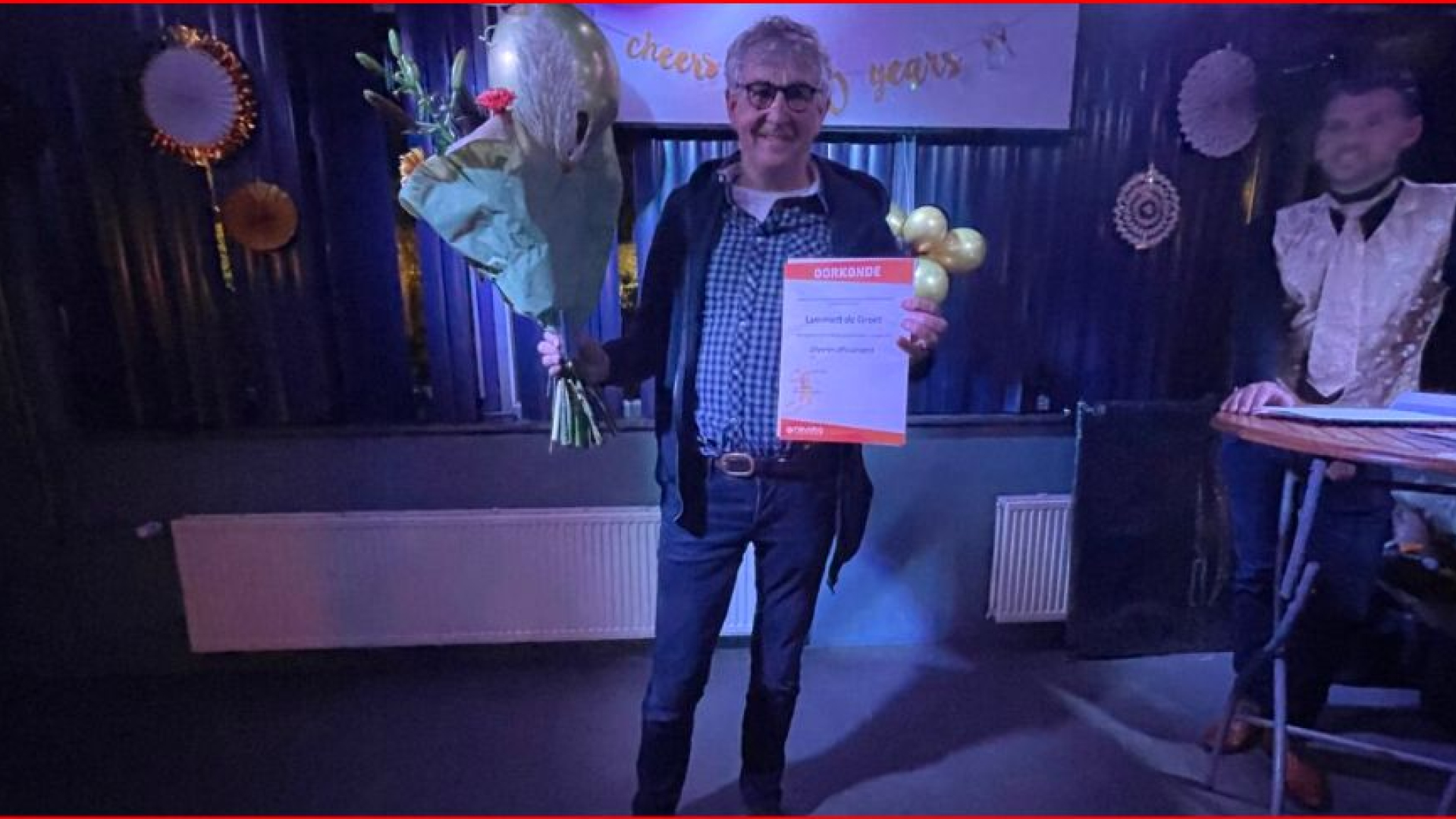 Foto: Lammert de Groot gehuldigd voor jarenlange inzet als scheidsrechter