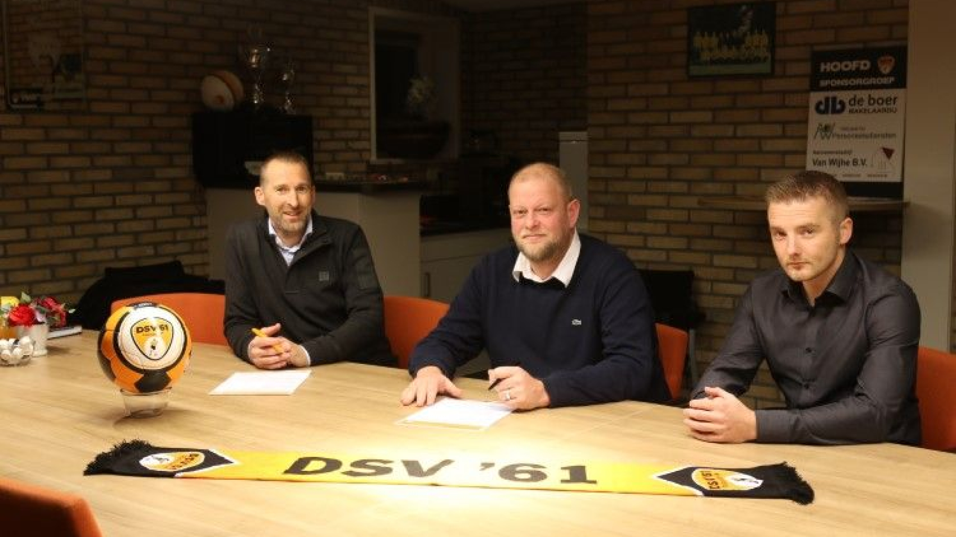 Foto: Boeve en Van Dorp Administratie en Advies verlengt subsponsorschap met DSV'61