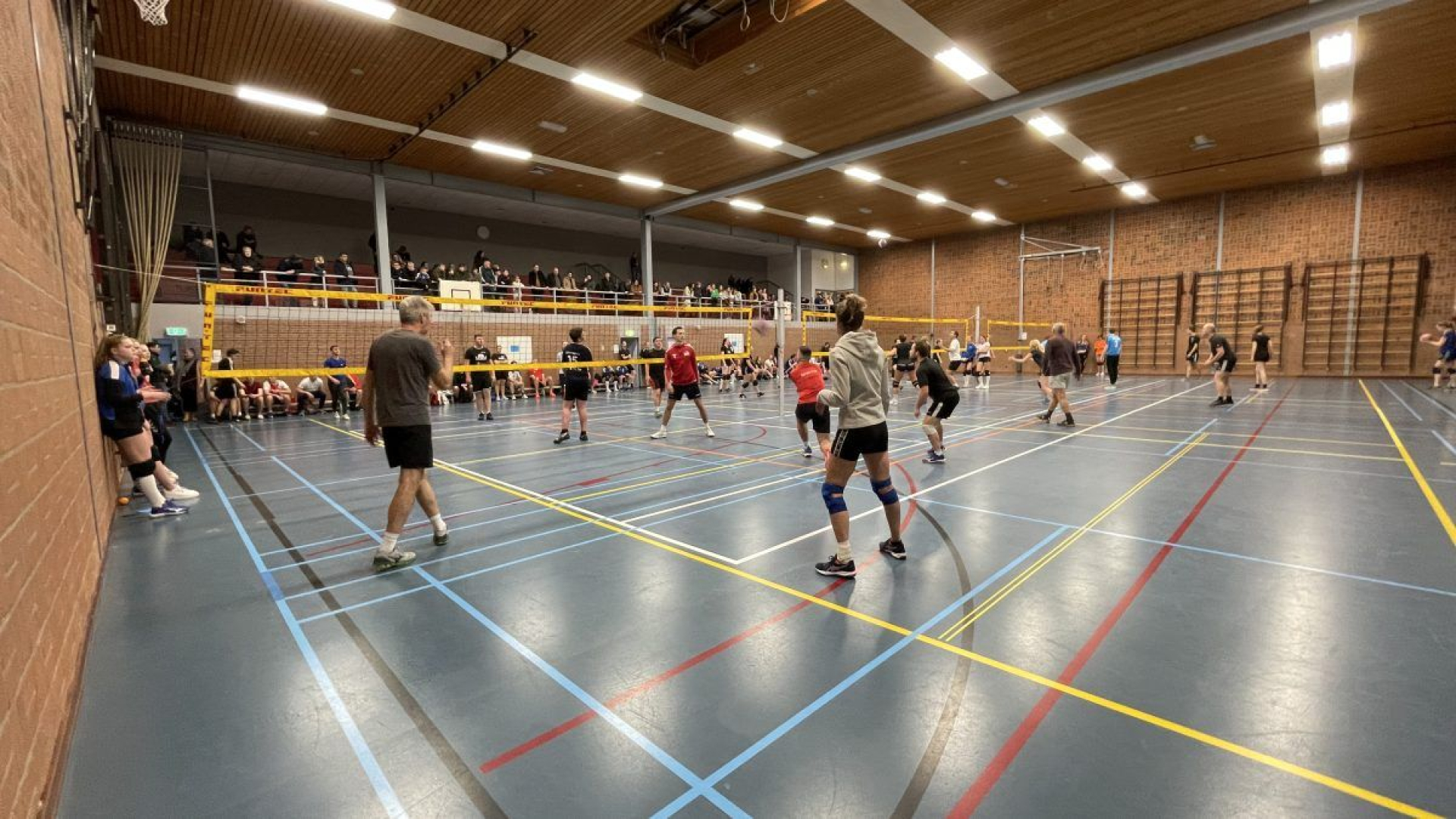 Foto: Inschrijving kerstvolleybaltoernooi Blauw Wit geopend