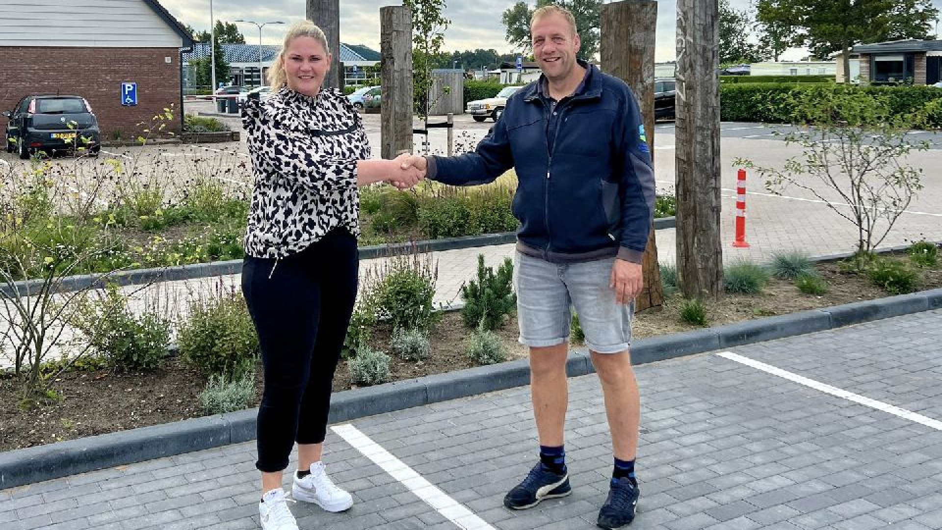 Foto: Veluwe Strandbad nieuwe plussponsor Blauw Wit