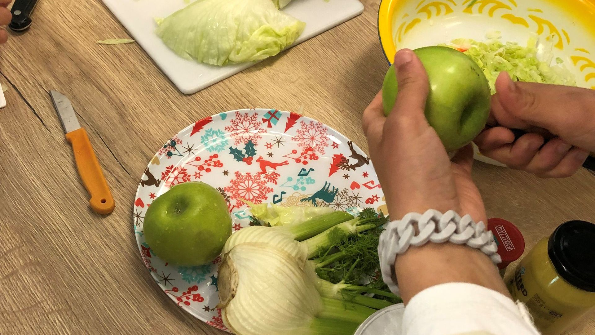Foto: Samen koken en oefenen met de Nederlandse taal? Dat kan bij de Taalkeuken