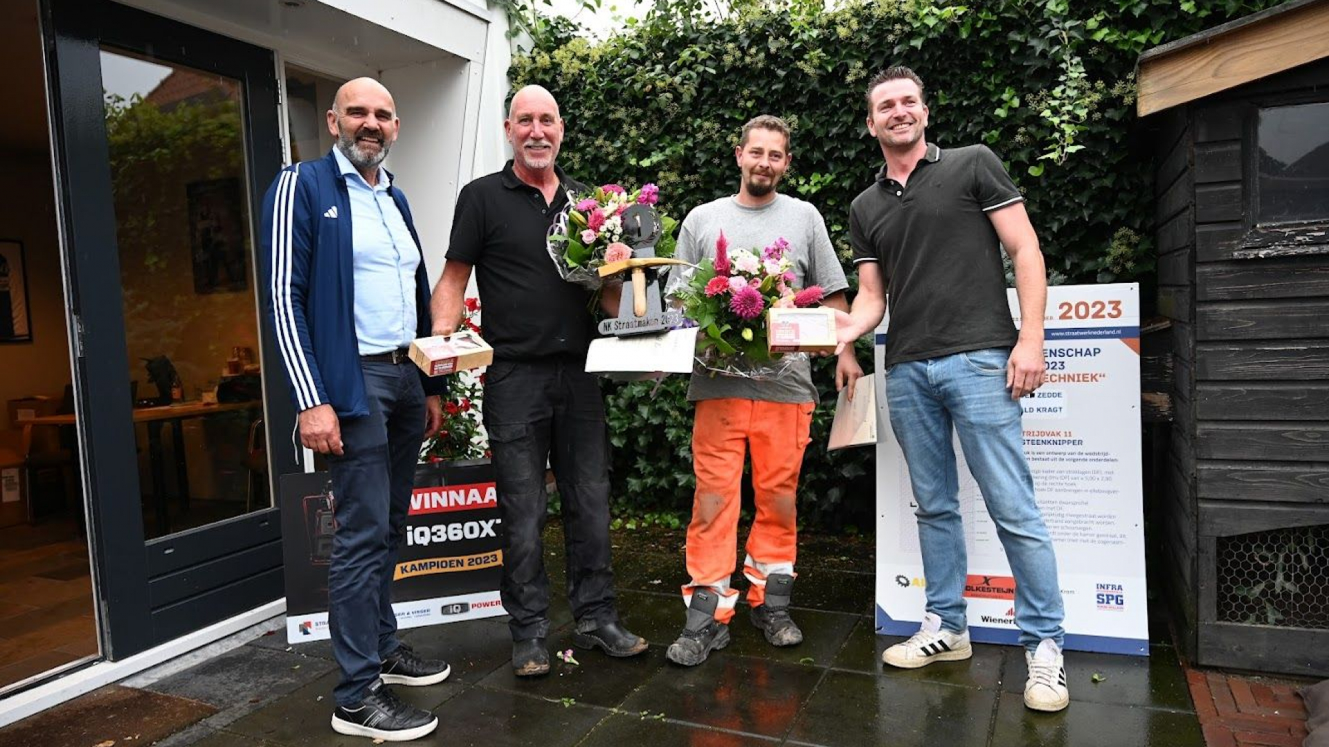 Foto: Felicitaties voor Nederlands Kampioenen Straatmaken Ronald Kragt en Ezra van de Zedde