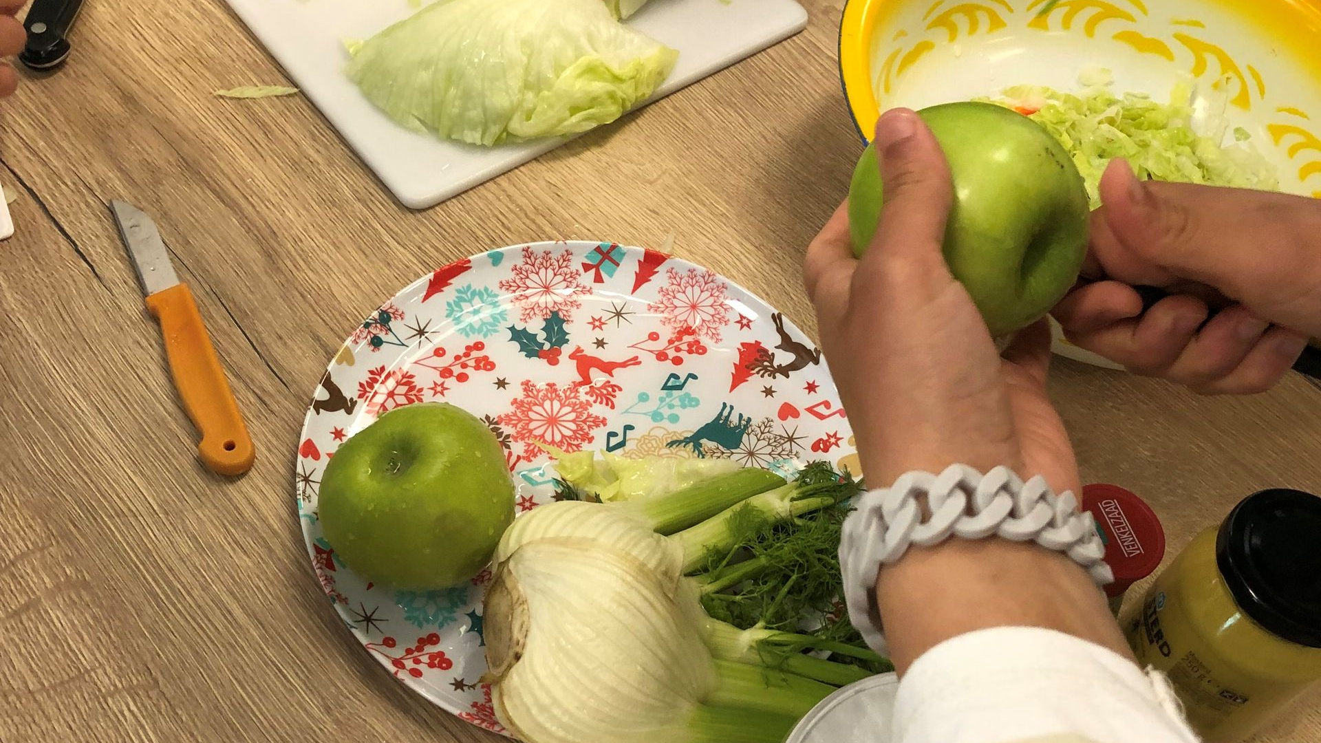 Foto: Samen koken en oefenen met de Nederlandse taal? Dat kan bij de Taalkeuken