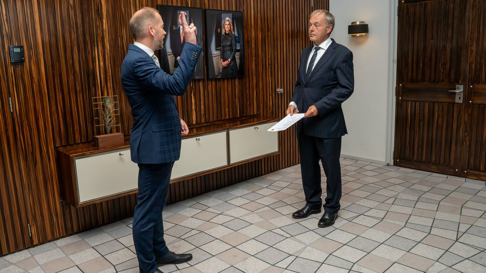 Foto: Burgemeester Jan Nathan opnieuw beëdigd