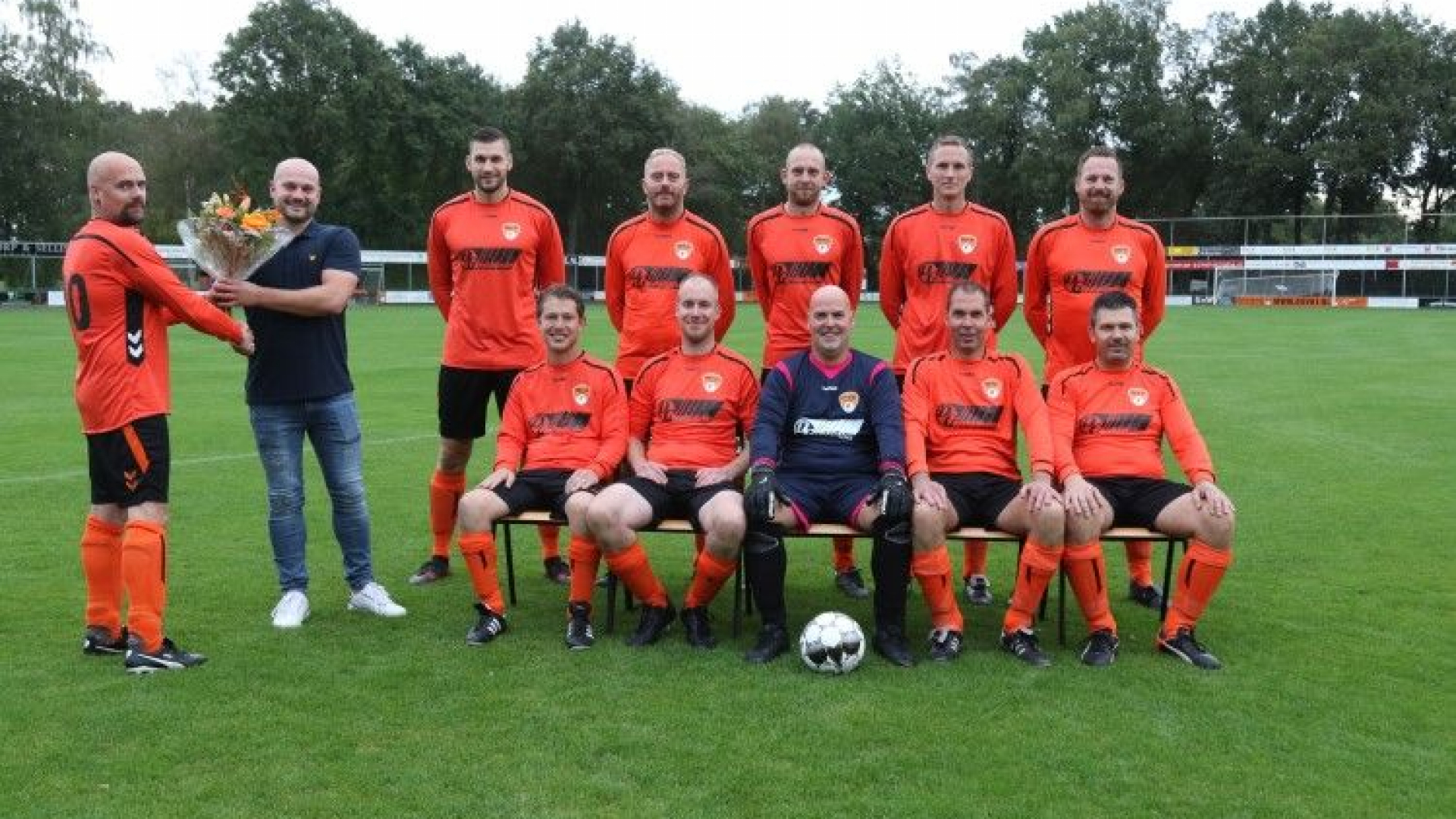 Foto: Nieuwe tenues voor 35-2 team van DSV’61