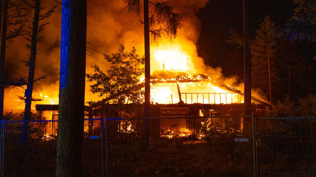Foto: Grote brand in leegstaand pand