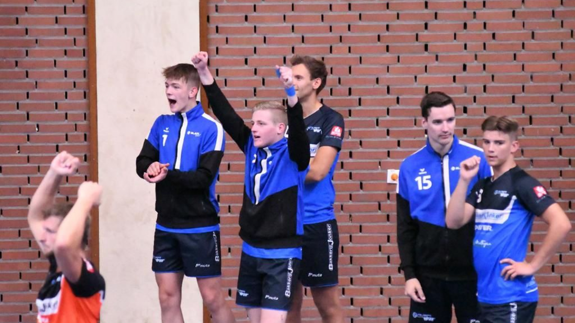 Foto: Blauw Wit verkoopt huid duur in nationale beker