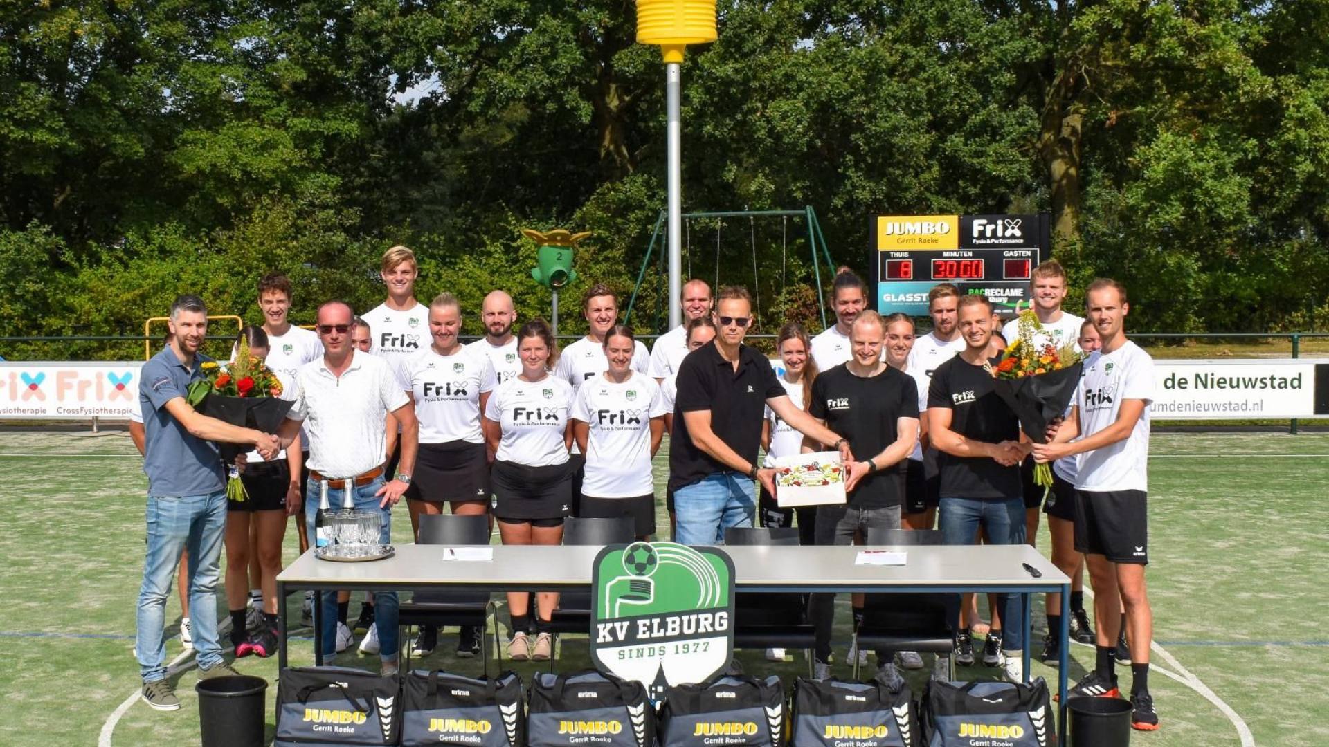 Foto: Nieuwe Hoofdsponsoren voor KV Elburg