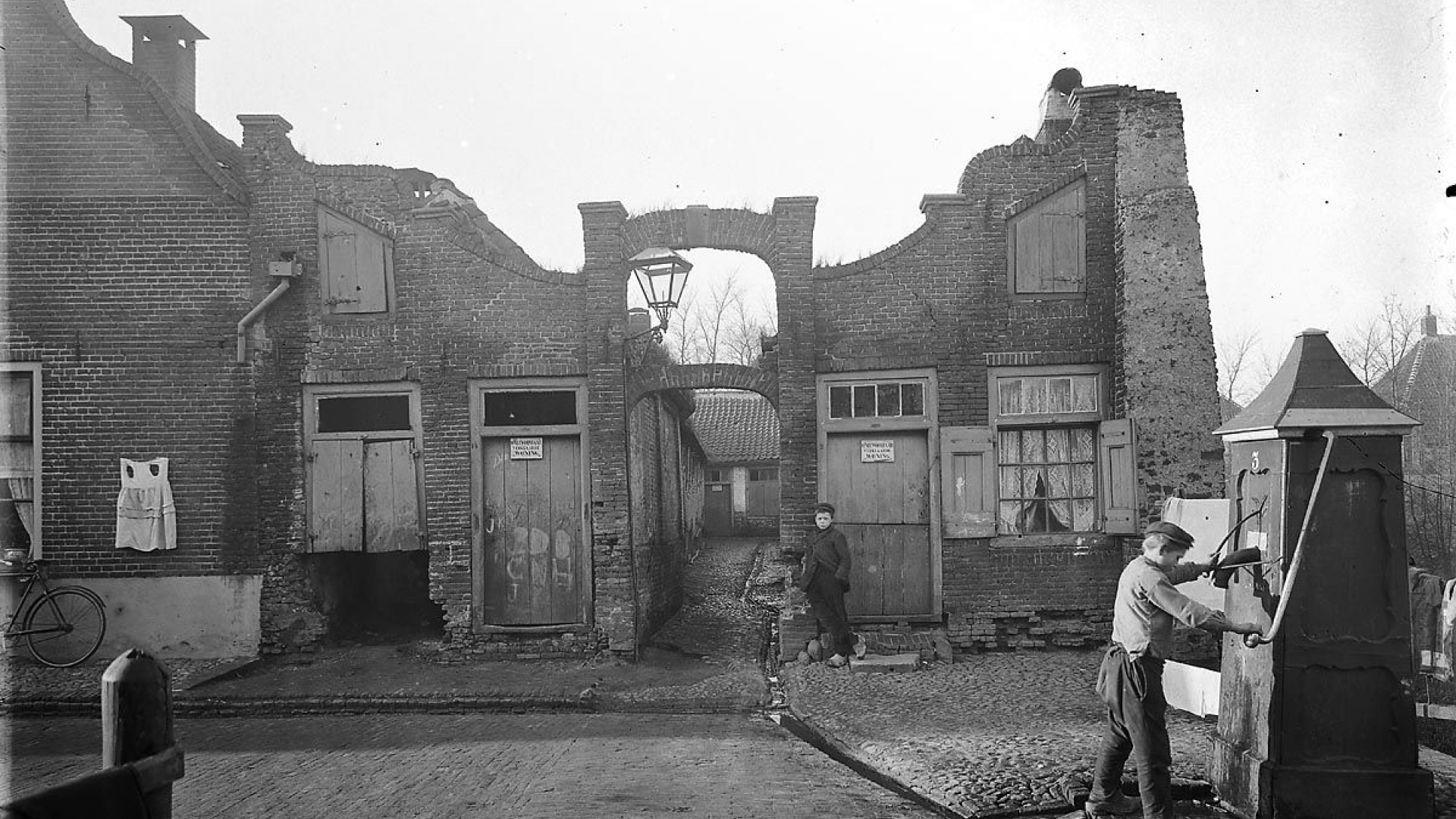 Foto: Boek Armenzorg in Elburg