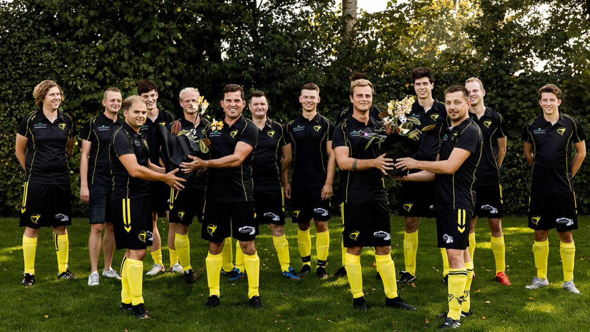 Foto: Nieuwe sponsoren polo's voor VSCO’61-6