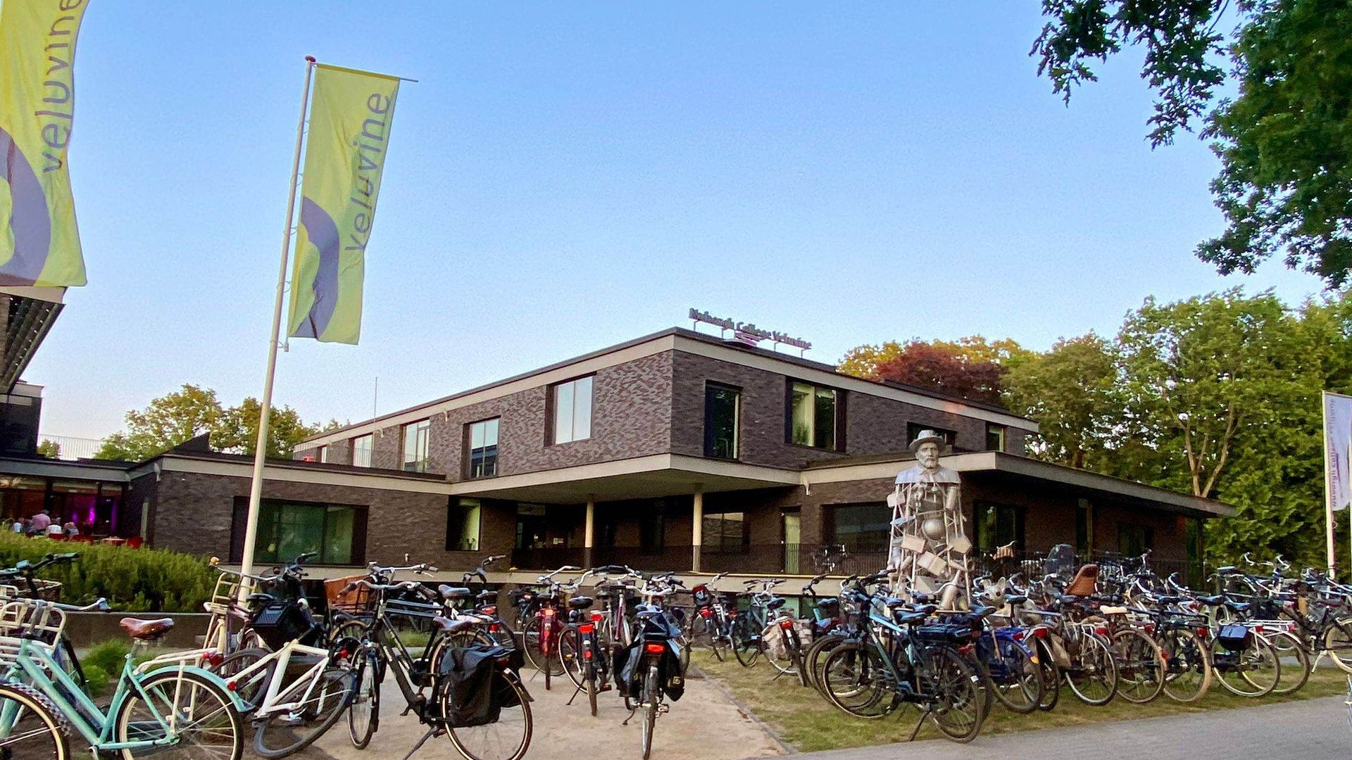 Foto: Overzichtstentoonstelling kunstroute Noordwest-Veluwe in Veluvine