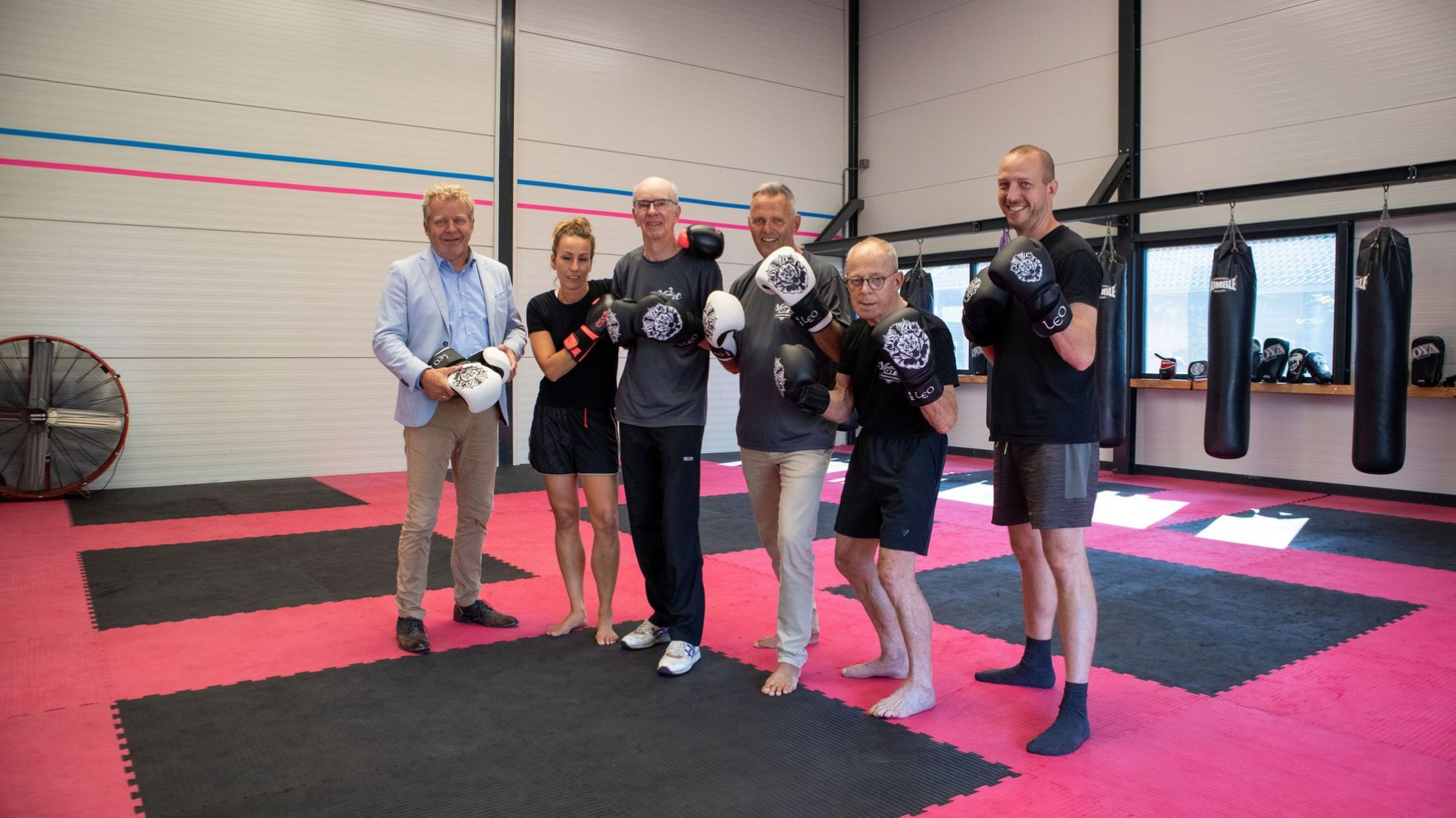 Foto: Wethouders Willem Krooneman en Bertus Jeensma op werkbezoek bij GT Trainingen