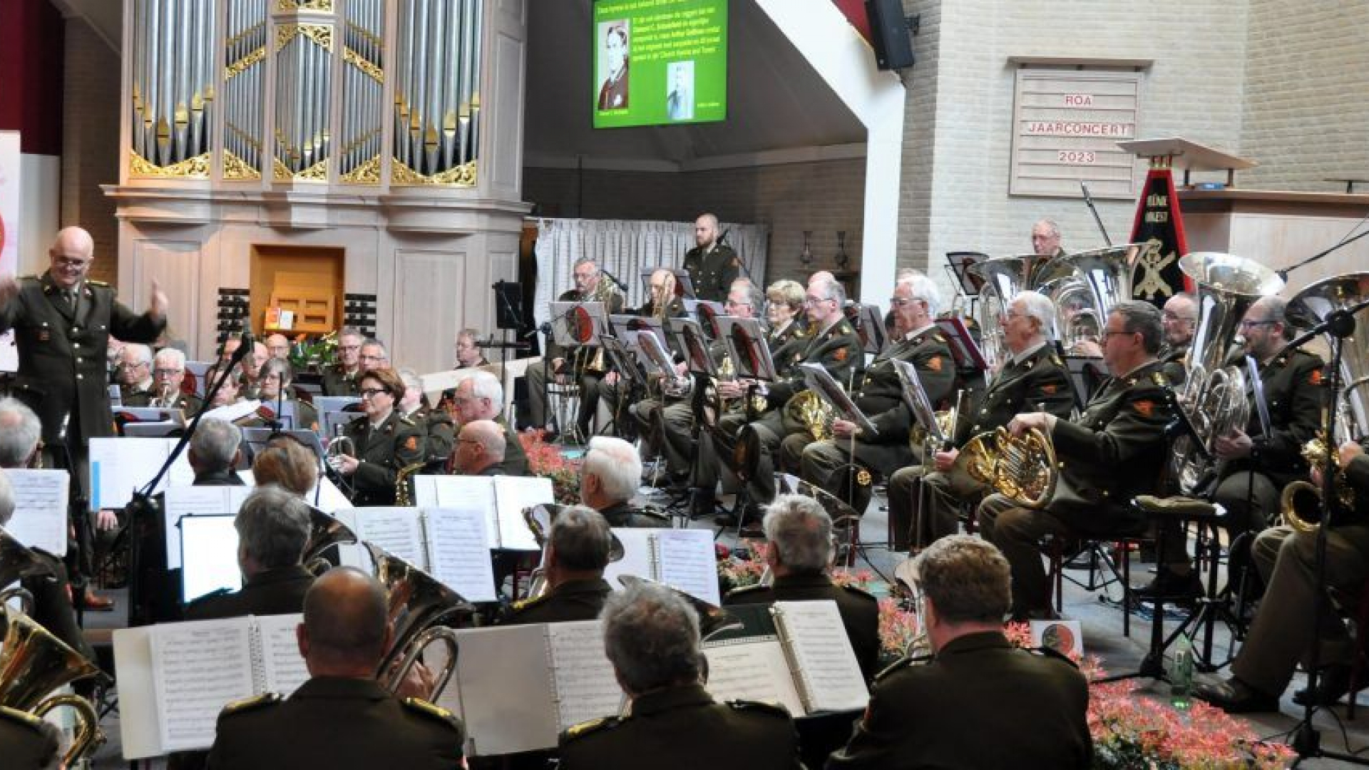 Foto: Uitvoering Reünie Orkest Artillerie Trompetterkorps