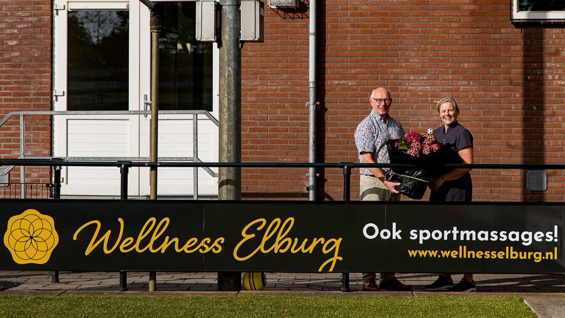 Foto: Wellness Elburg nieuwe reclamebordsponsor VSCO’61