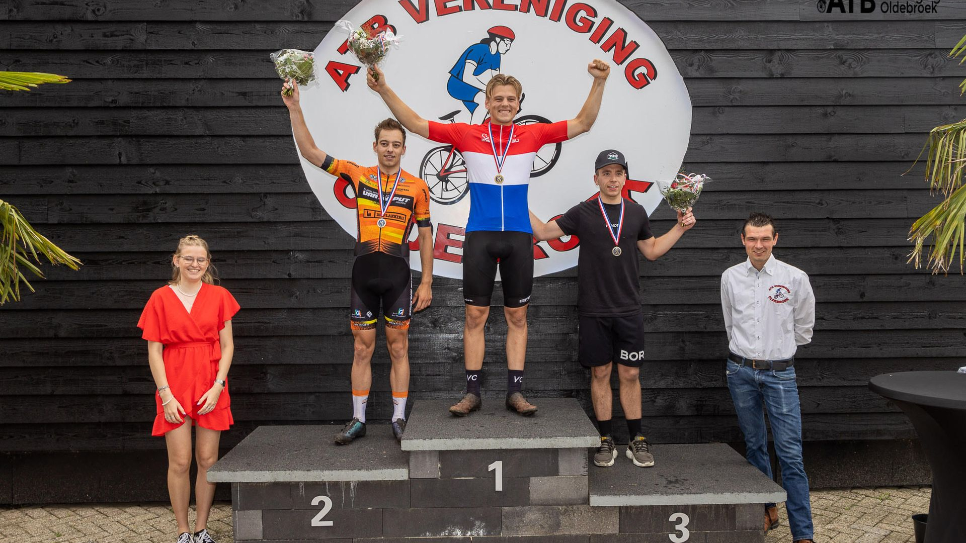 Foto: Dennis van de Kruisweg wint zilver bij Nederlands Kampioenschappen Mountainbiken