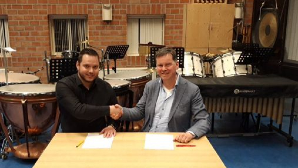 Foto: Samenwerking CMV Juliana Doornspijk en Muziekschool de Spelerij bekrachtigd