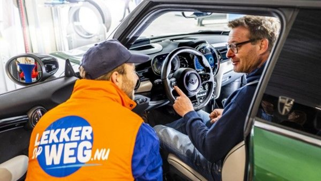 Foto: Tanken duurder per 1 juli: 5 tips om zuiniger te rijden