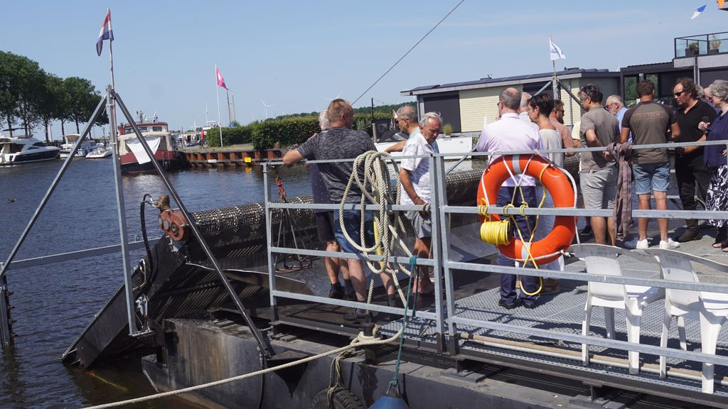 Foto: Innovatief maaiponton feestelijk in gebruik genomen