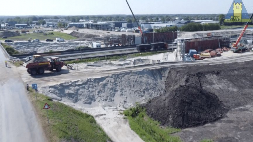 Foto: Werkzaamheden bij de nieuwe afslag A28 bij Wezep vorderen gestaag