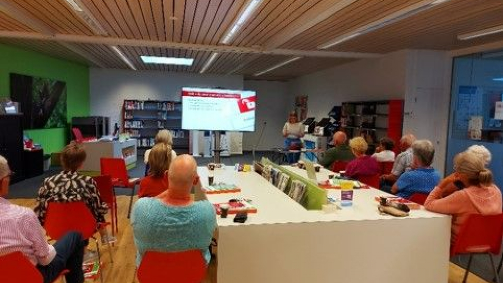 Foto: Zeer boeiende workshop in de bibliotheek van Elburg