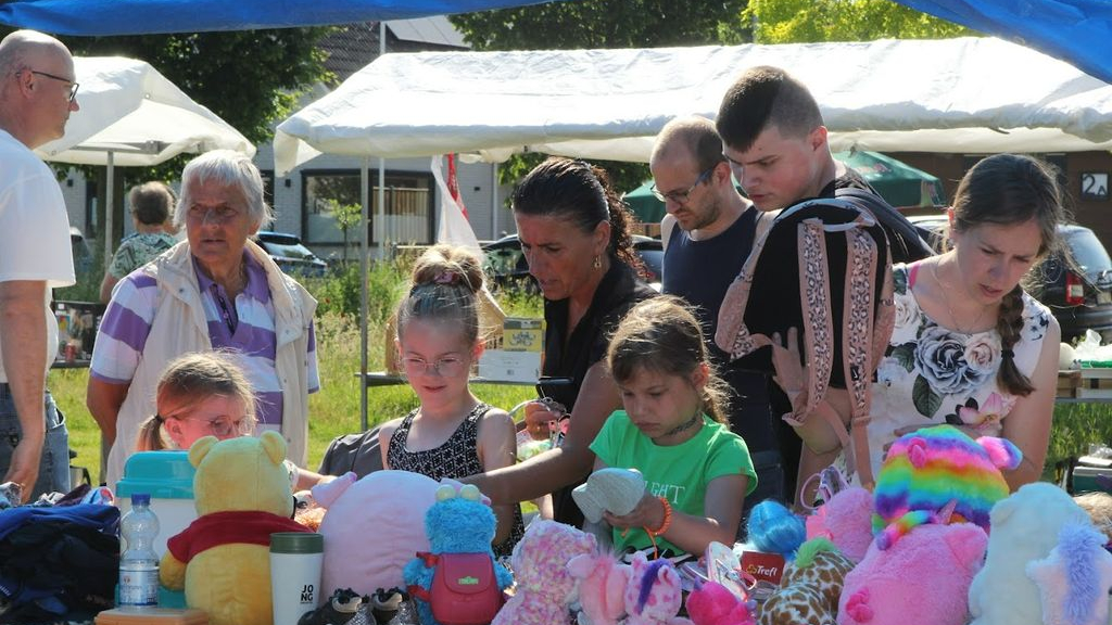 Foto: Gezellige drukte op de snuffelmarkt van Wijk U