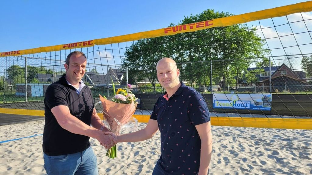 Foto: Trendhout sponsor Blauw Wit beachvolleybal activiteiten